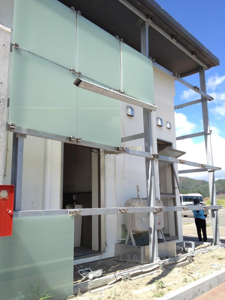 本人の講話資料に収録された被災した建物。